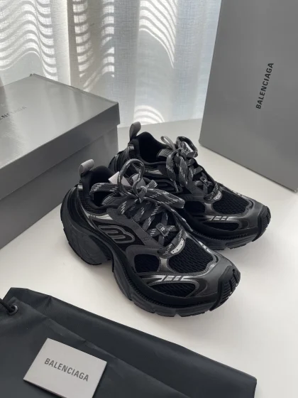 Balenciaga 6XL